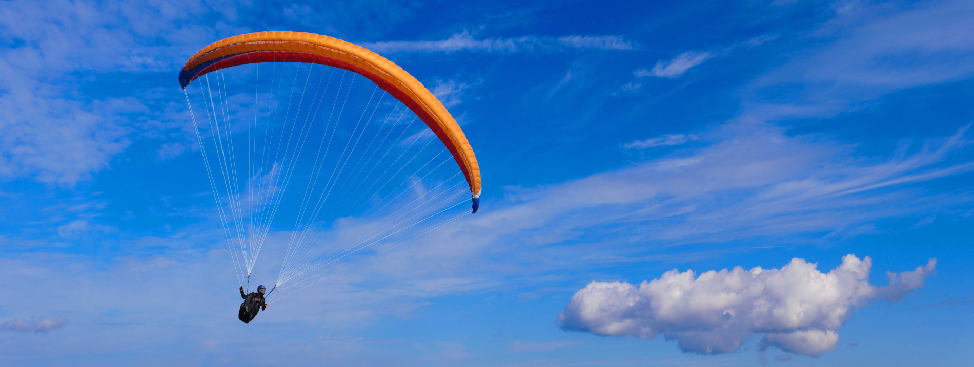 Image of a parachute.